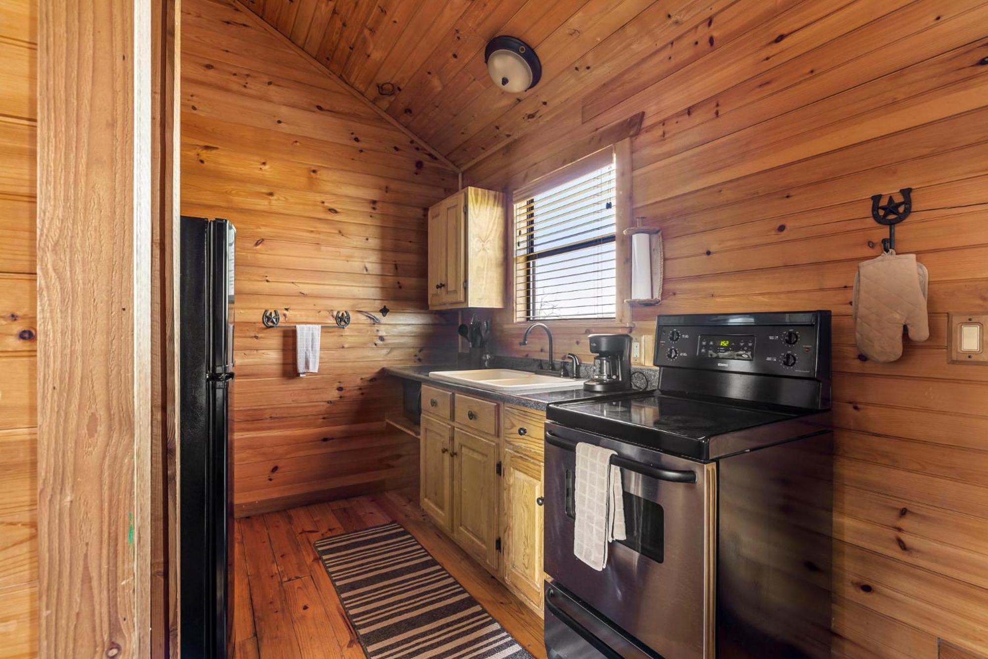 Enchanted Rockview Cabins Crabapple Bilik gambar
