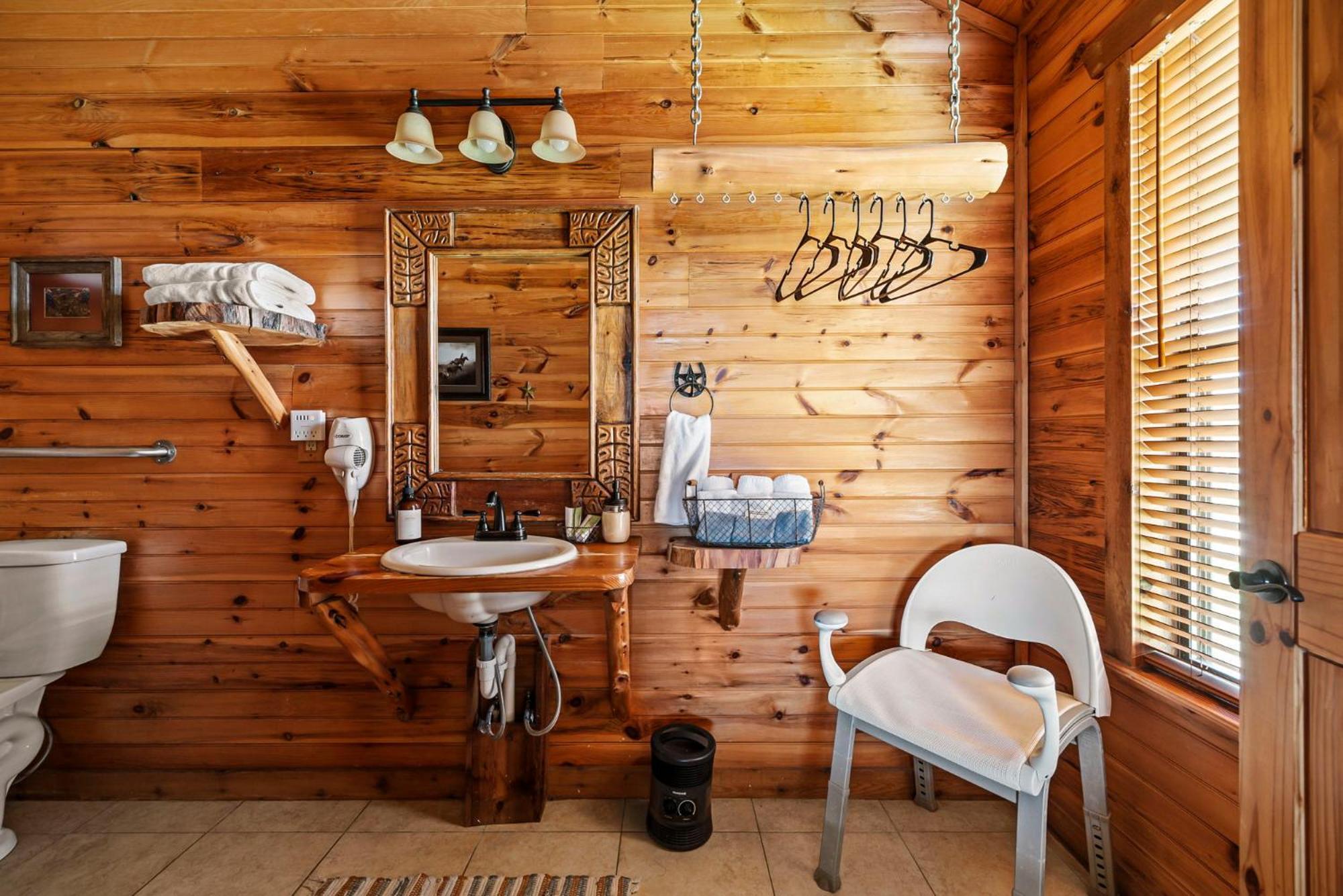 Enchanted Rockview Cabins Crabapple Bilik gambar