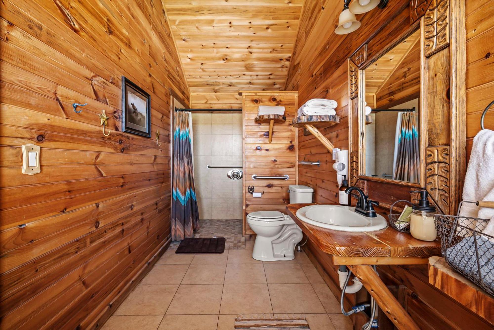 Enchanted Rockview Cabins Crabapple Bilik gambar