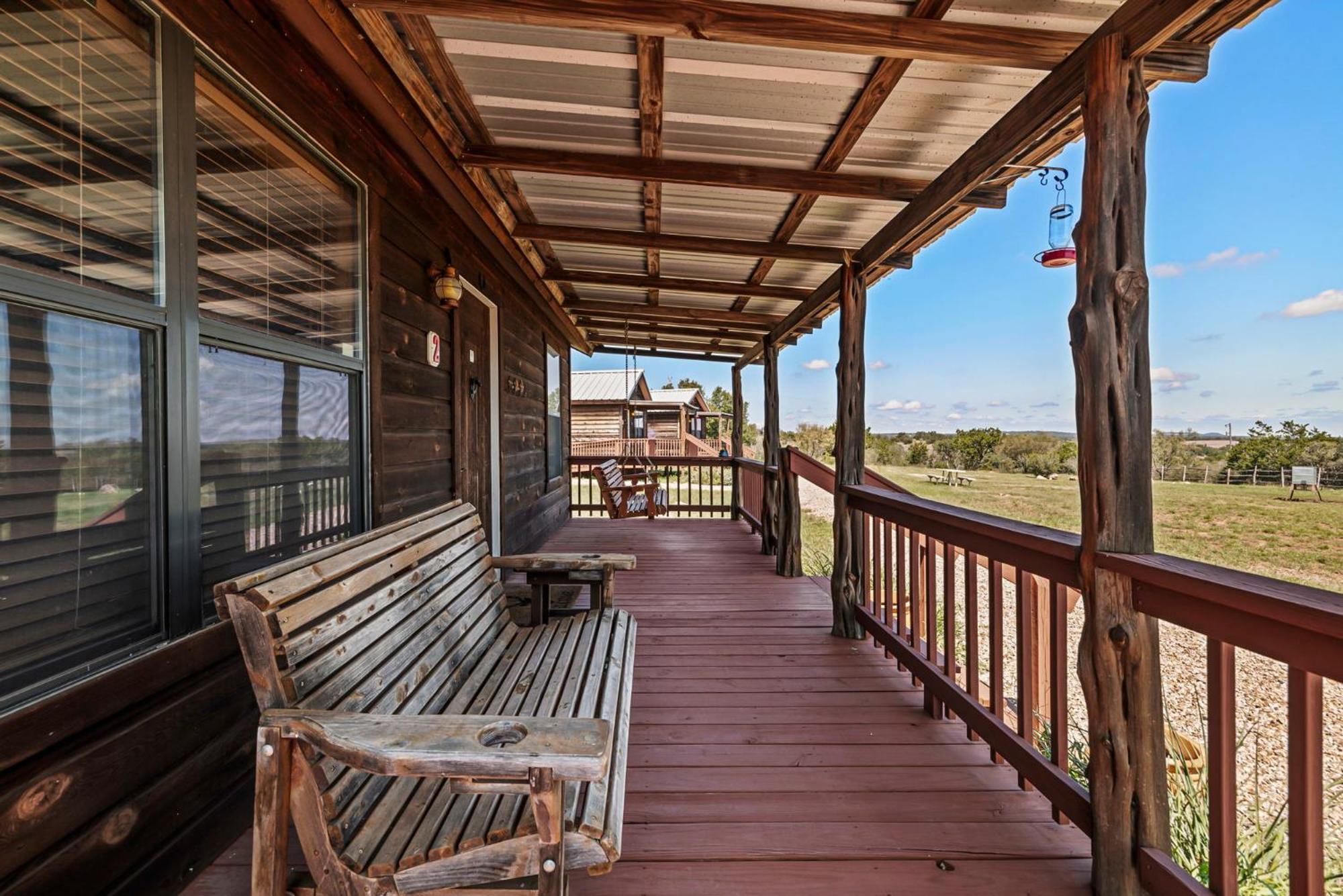 Enchanted Rockview Cabins Crabapple Bilik gambar