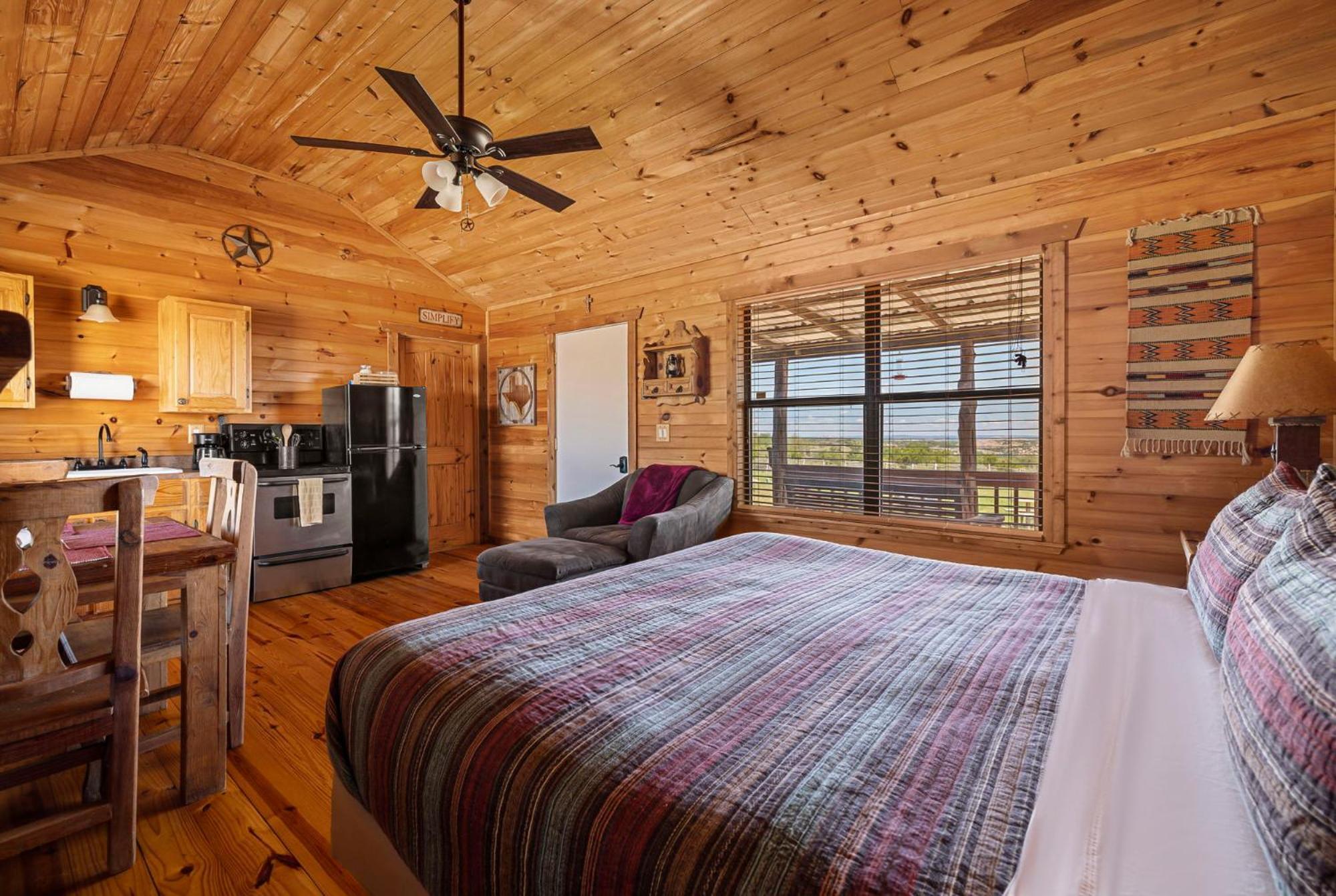 Enchanted Rockview Cabins Crabapple Bilik gambar