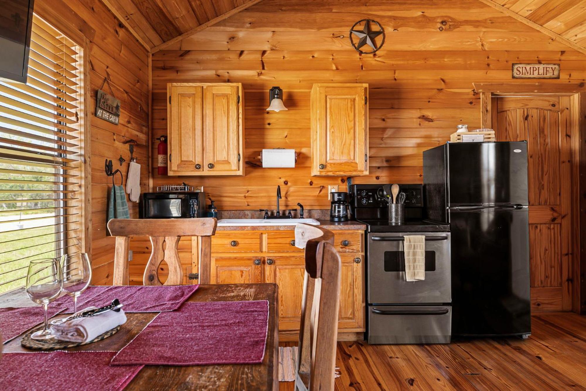 Enchanted Rockview Cabins Crabapple Bilik gambar