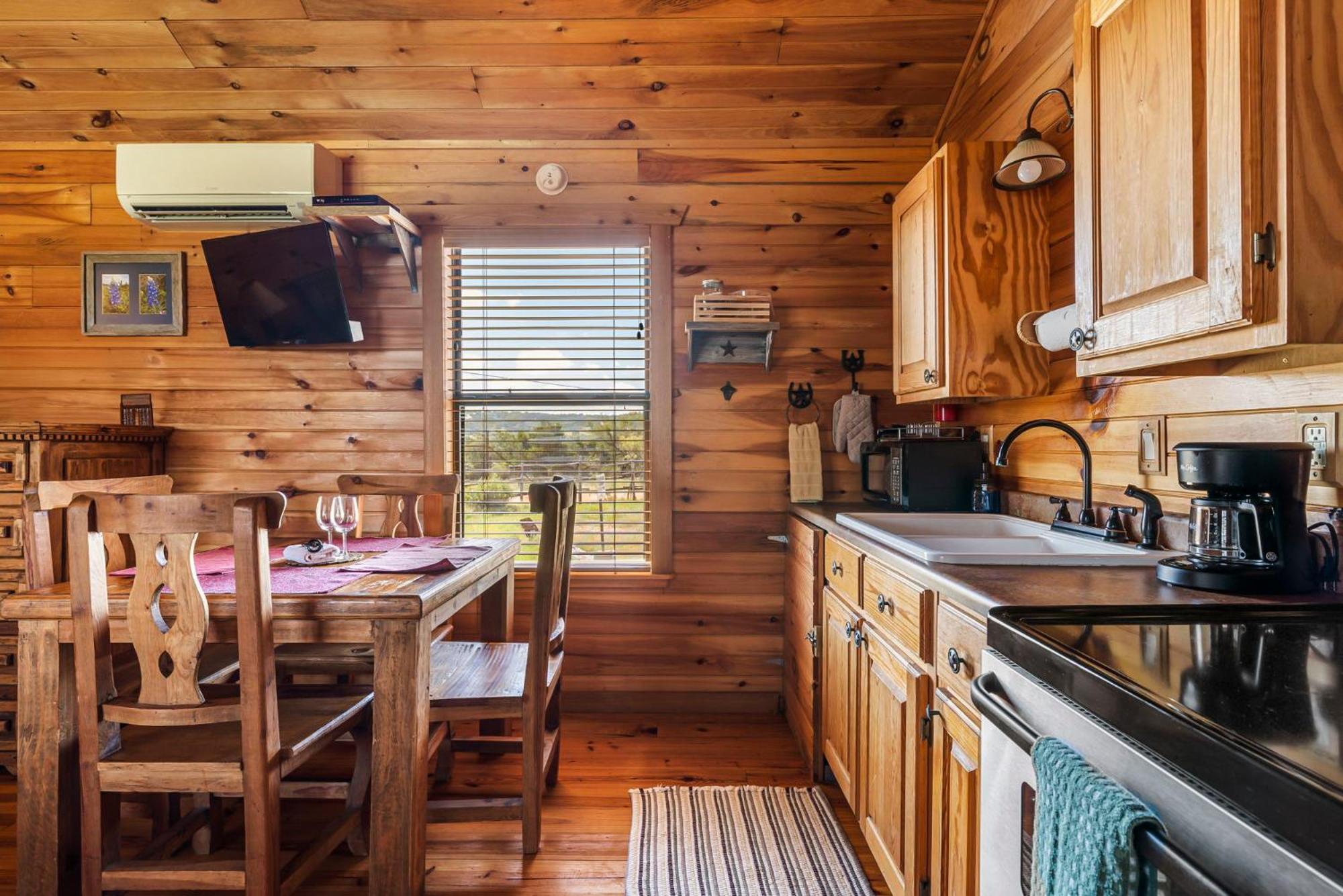 Enchanted Rockview Cabins Crabapple Bilik gambar