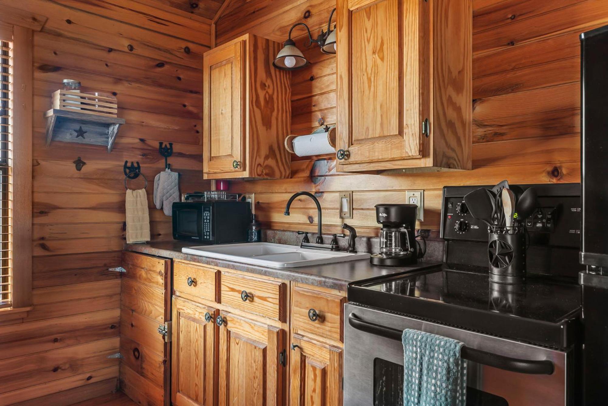 Enchanted Rockview Cabins Crabapple Bilik gambar